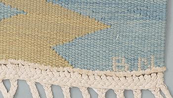 CARPET. "Solfläckar". Tapestry weave (Gobelängteknik). 612,5 x 413,5 cm. Signed AB MMF BN.