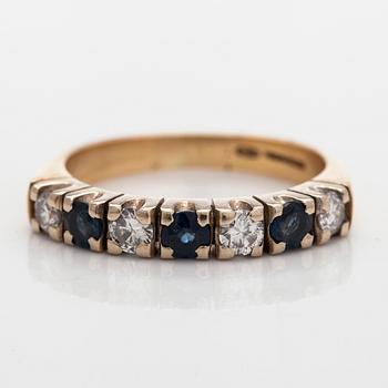 Ring, 14K white gold set with brilliant-cut diamonds and sapphires.