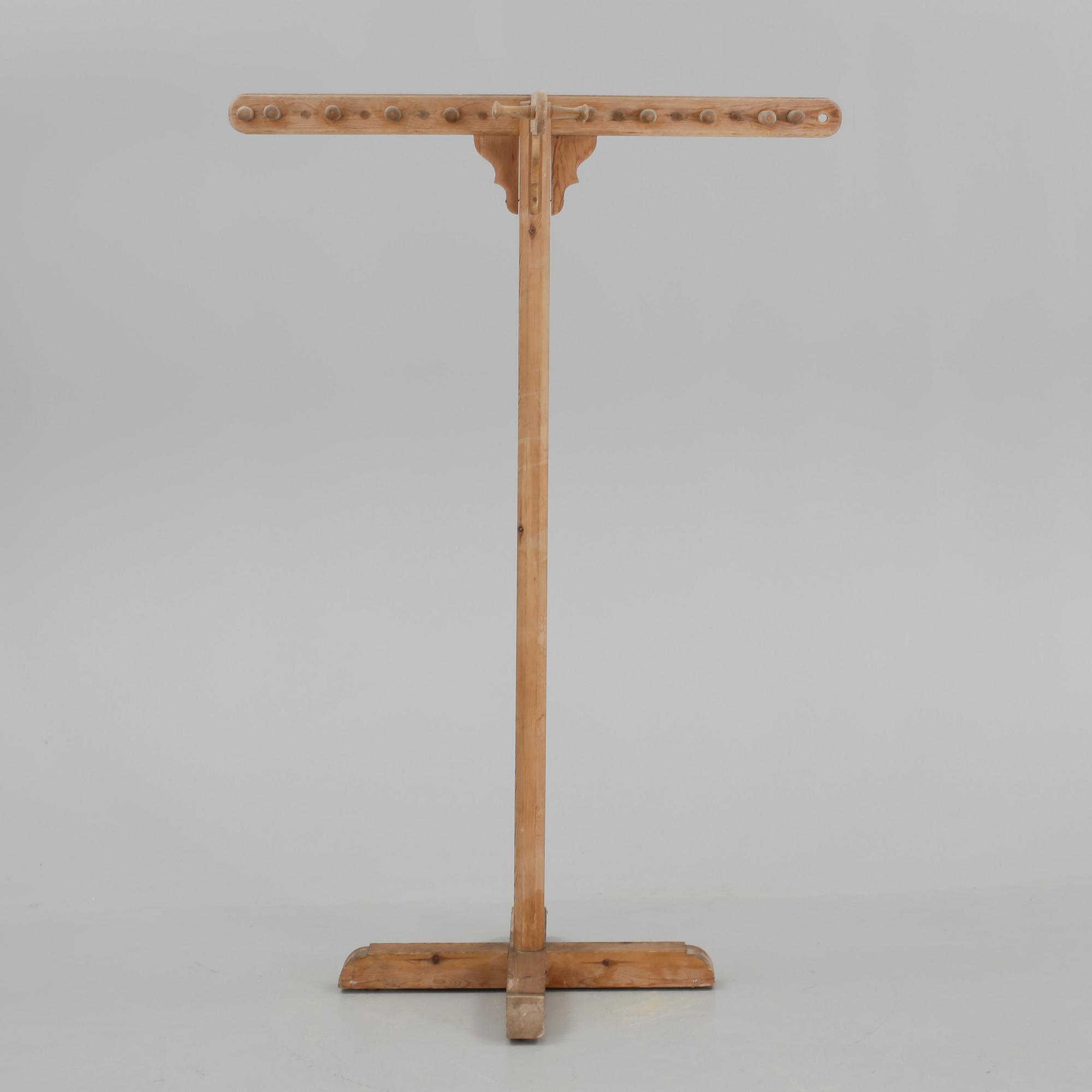 KLÄDHÄNGARE, allmoge, 1800-talets mitt.