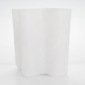 Alvar Aalto, maljakko, malli 3031, signeerattu Alvar Aalto.