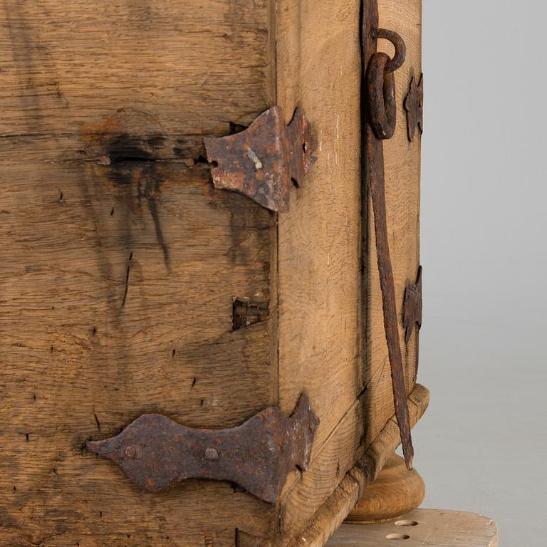 A 17th/18th century chest.