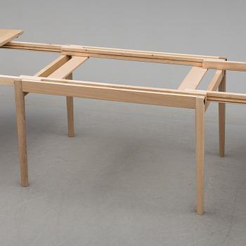 SKOVBY MÖBLER, matbord  SM78, med 4 iläggsskivor, 2000-tal.