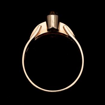 RING, guld 14K, 2 st. rökkvarts, N. Westerback, Helsingfors 1964. Vikt 4,2 g.