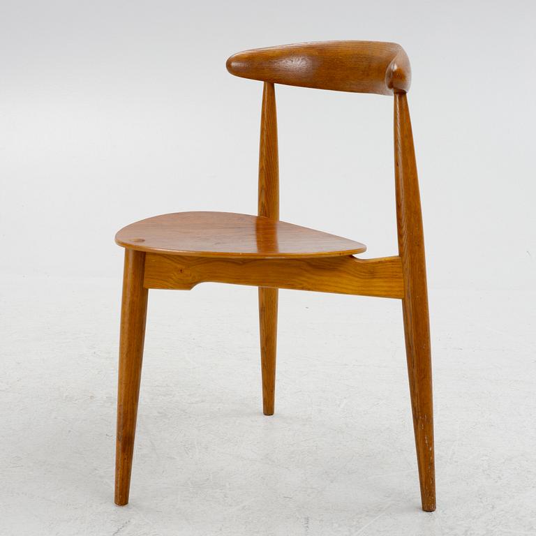 Hans J. Wegner, a "Hjertestolen" chair, Fritz Hansen, Denmark, second half of the 20th century.