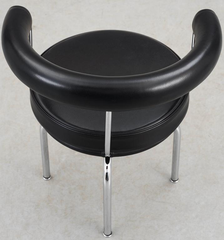 A Le Corbusier, Pierre Jeanneret & Charlotte Perriand black leather and chromed steel 'LC-7' chair, Cassina, Italy.