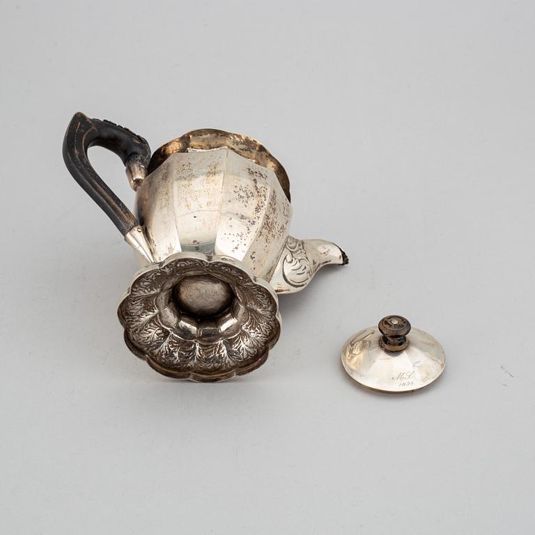 TEKANNA, Silver.