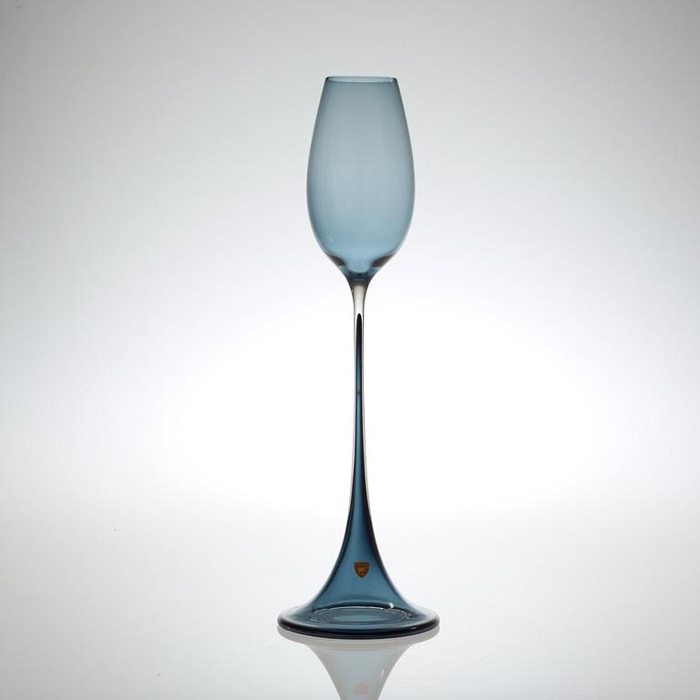 A Nils Landberg glass goblet, Orrefors.