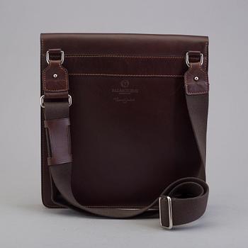 THOMAS SANDELL, a leather bag from Palmgrens.