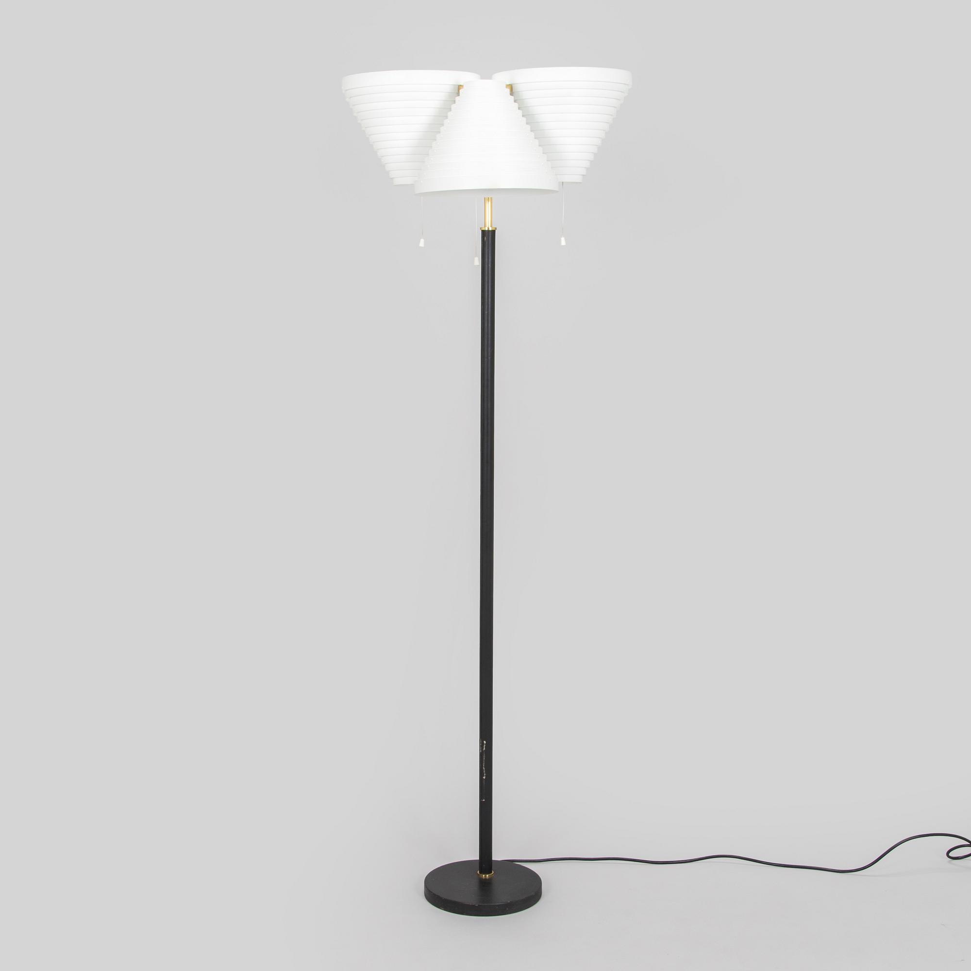 Alvar Aalto, a late 20th century 'A809' floorlamp for Valaisinpaja.