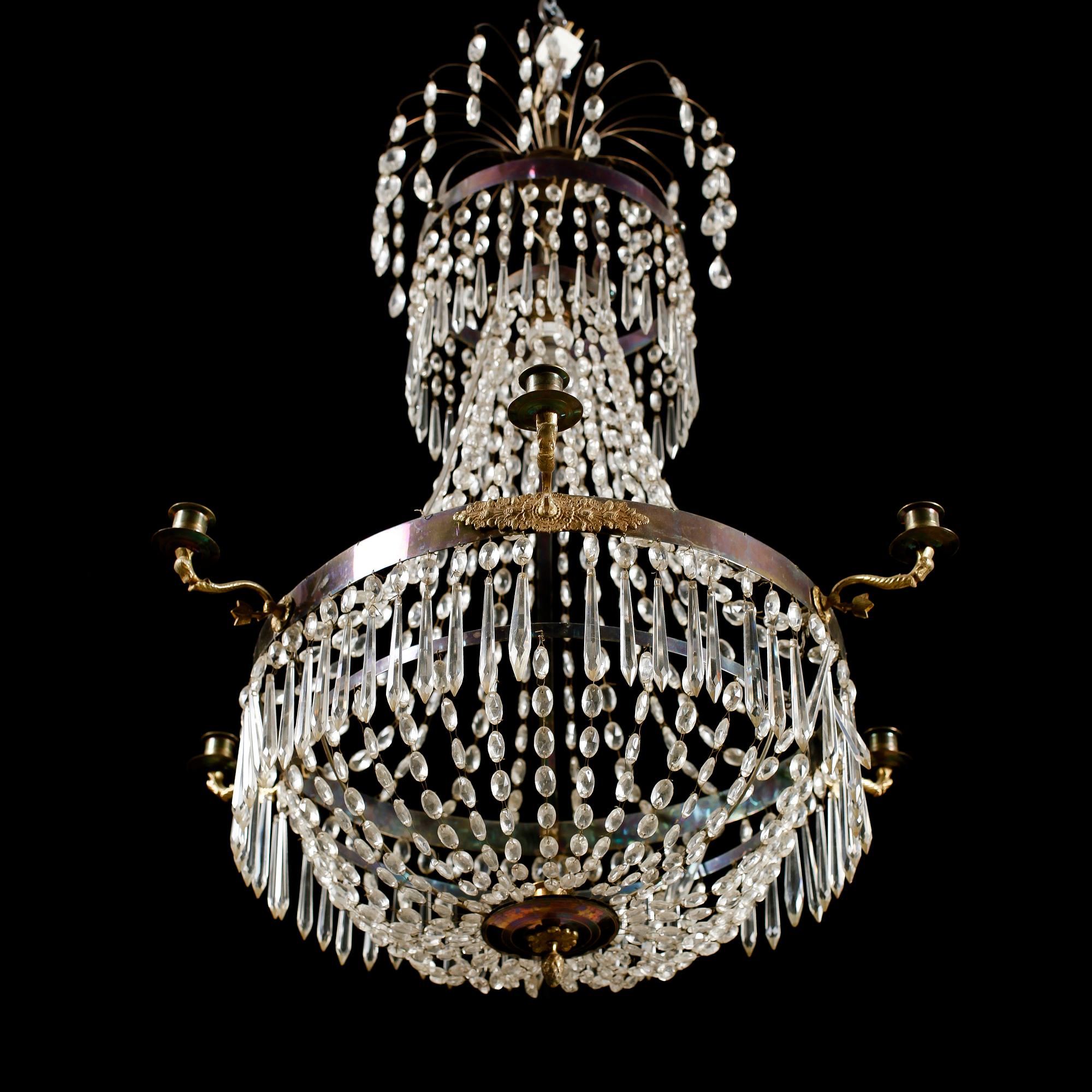 LJUSKRONA, senempire, 1800-talets första hälft. Höjd ca 80 cm.