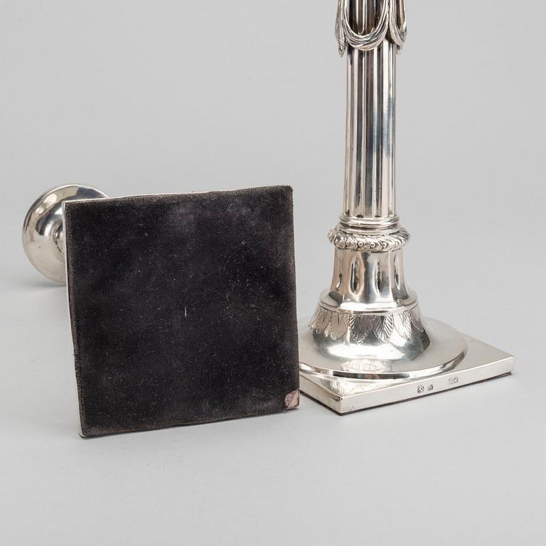 A COUPLE OF SILVER CANDLESTICKS, Braunschweig.