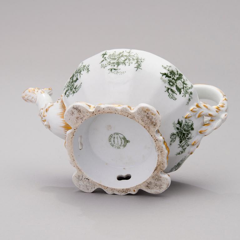 A Russian rococo style porcelain teapot, Kornilov 1840-1861.