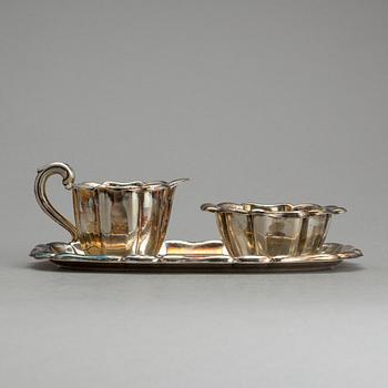 SERVISDELAR, 3 stycken, silver, Tyskland, 1900-talets första hälft. Vikt ca 304 gram.
