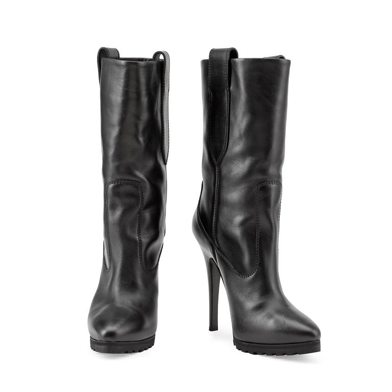 GIUSEPPE ZANOTTI, ett par stövlar. Storlek 41.