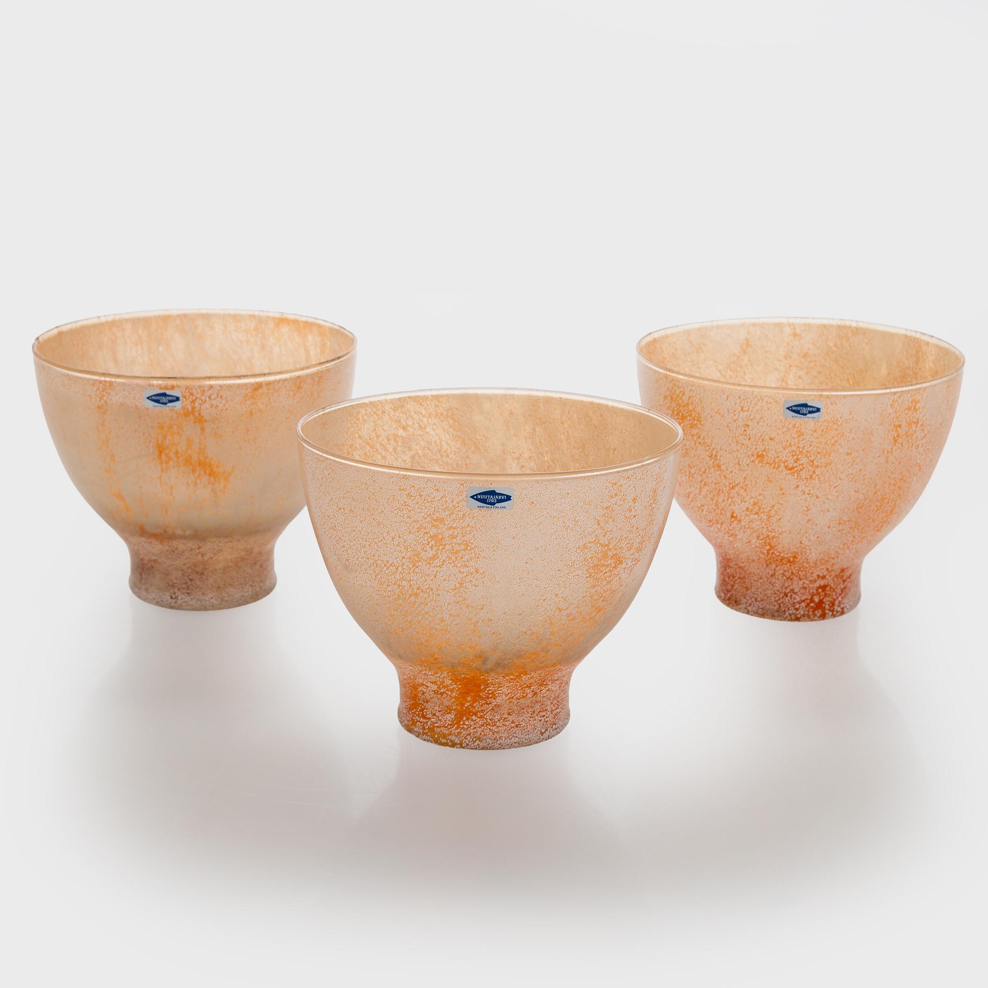 Oiva Toikka, three glass bowls, signed Oiva Toikka Nuutajärvi Notsjö.