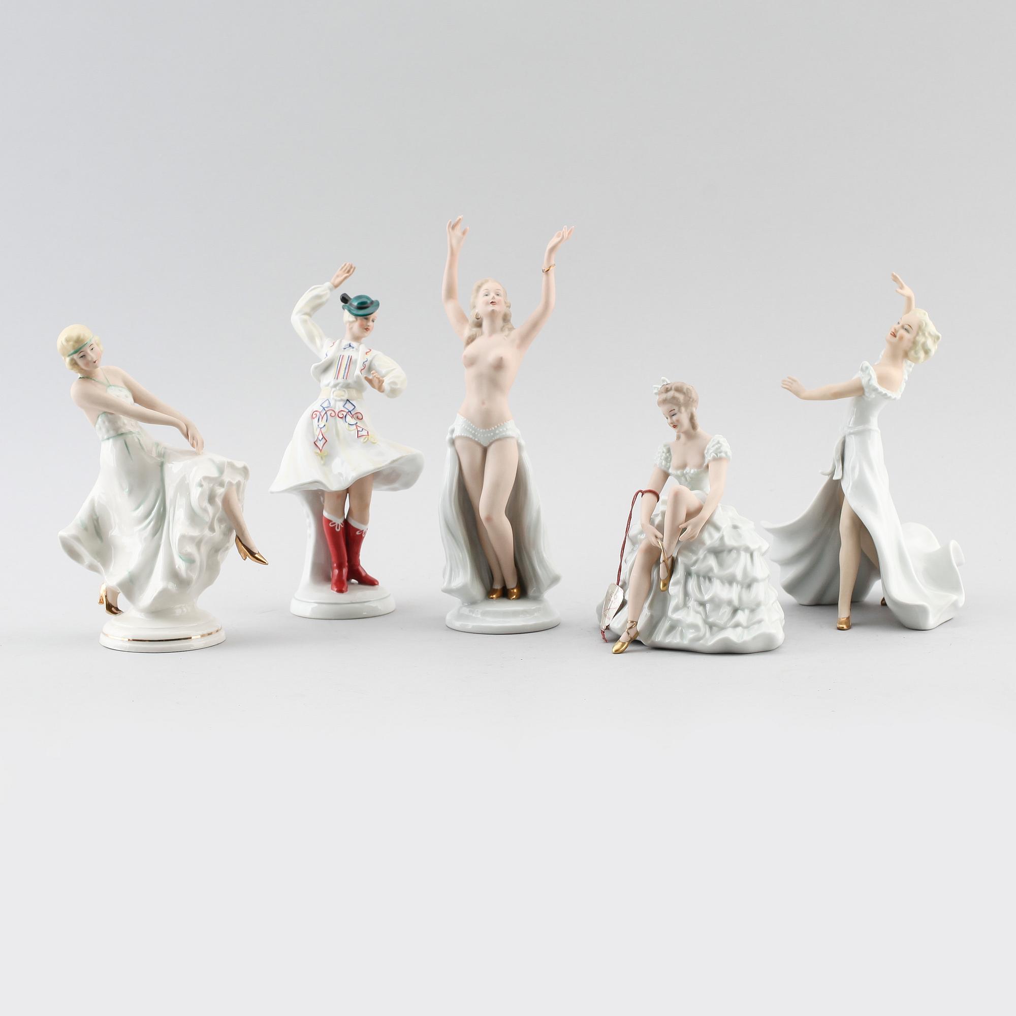 FIGURINER, 5 st, porslin, Schaubach och Wallendorf, 1900-talets första hälft.