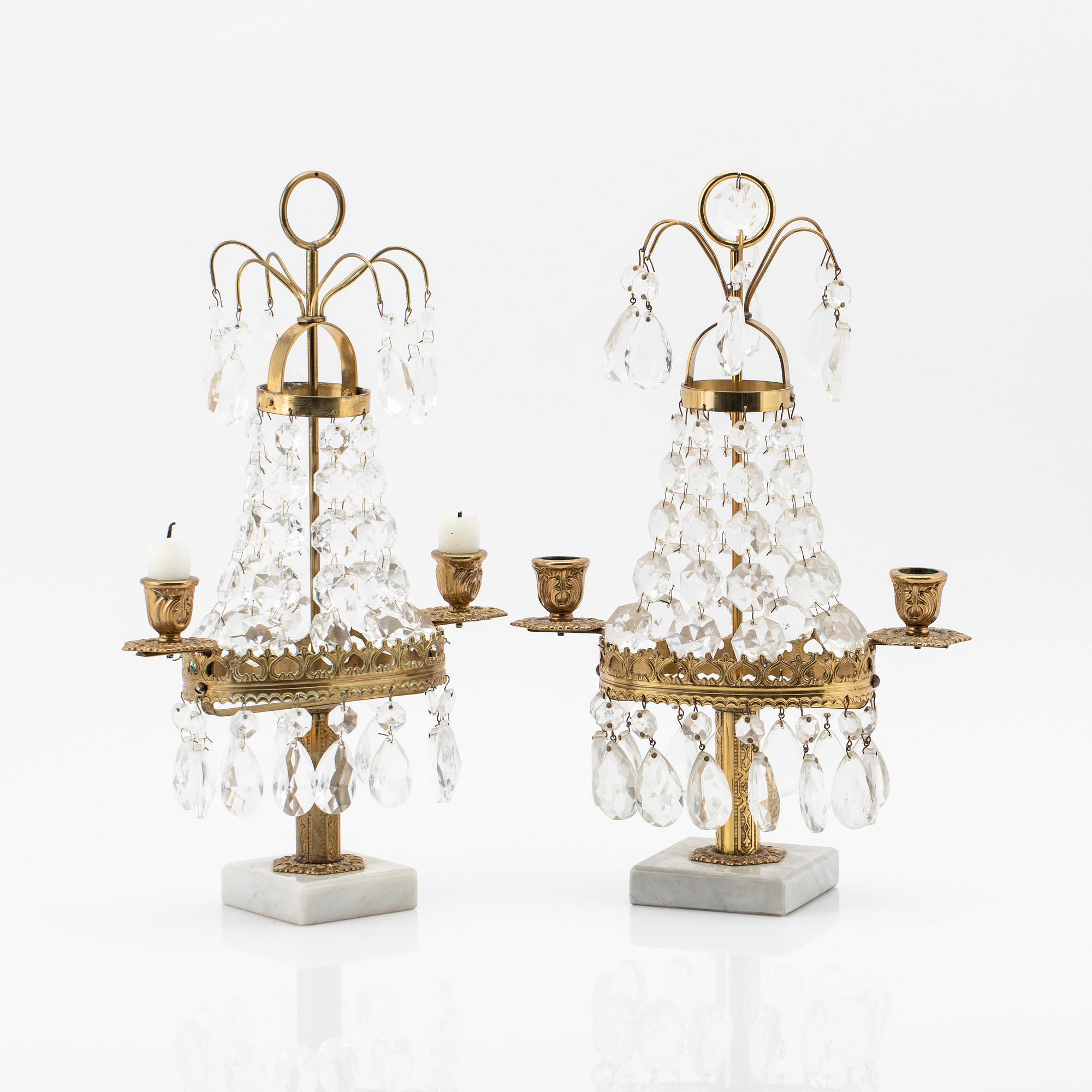 Table lustre, a pair from the 20th century.