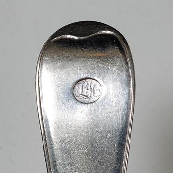 12 pieces of silver cutlery, P Enroth, 1804, and Markströms Guldsmeds Ab K G, 1924.