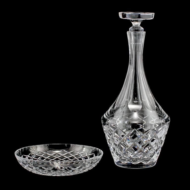 GLASSERVISDELAR, 89 st, delvis "Karolina", 1900-talets andra hälft.