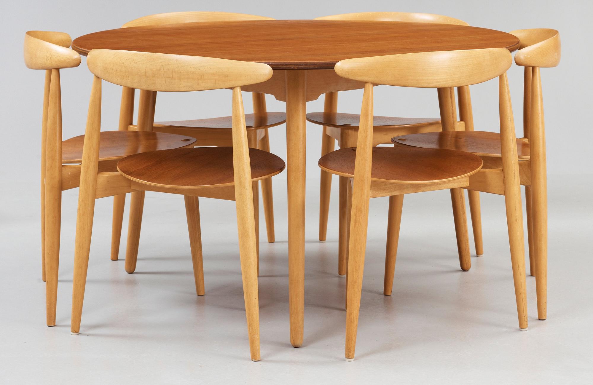 HANS J WEGNER, matgrupp, 6 st "Hjertestolen" och bord, Fritz Hansen, Danmark ca 1963.