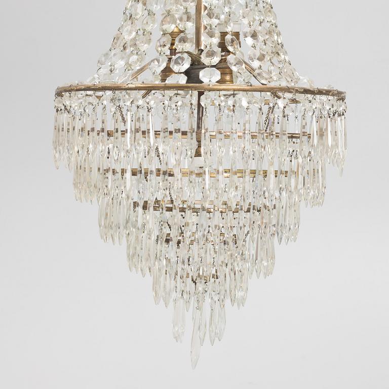 A mid 20th Century chandelier.