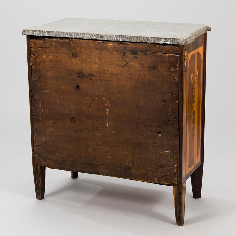 A Gustavian chest of drawers, late 18th century.