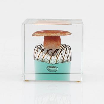 Oiva Toikka, a glass cube, Nuutajärvi, Ittala, Finland, 1999, 256/2000.