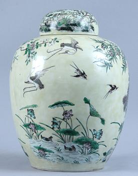 LOCKBOJAN, porslin, Kina, 1800-tal.