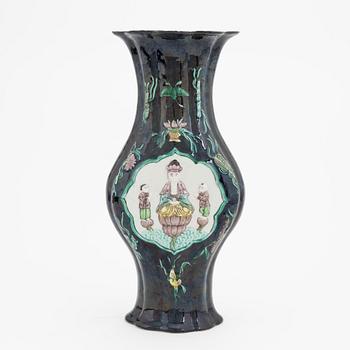 A famille noir bisquit porcelain Vase, Samson, late 19th century.