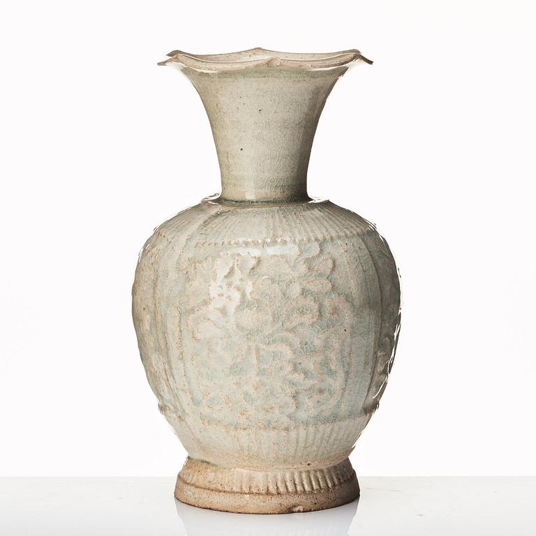 Vas, qinbaiporslin. Yuandynastin (1260-1368).