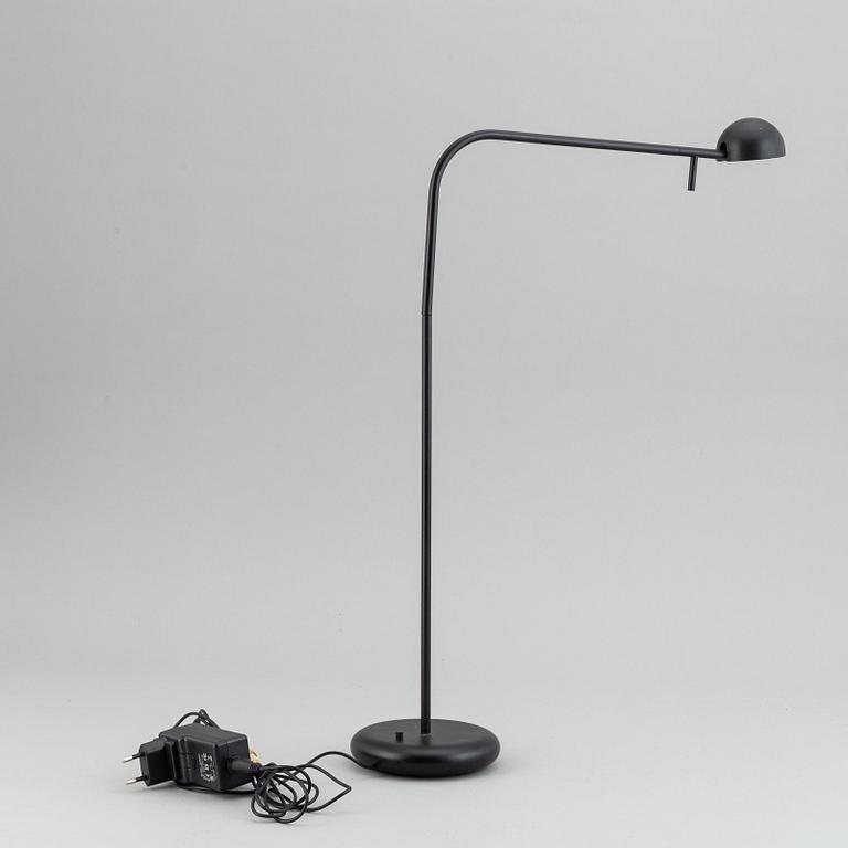 Ichiro Iwasaki, "Pin" Skrivbordslampa, Vibia, 2000-tal.