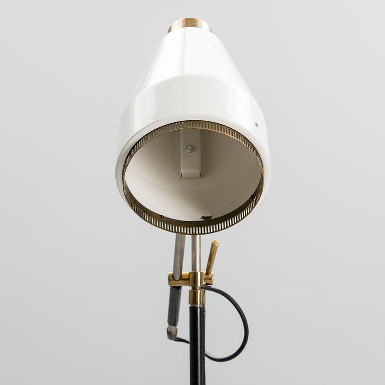 VILJO HIRVONEN, GOLVLAMPA, H 801. Stämplad Valaistustyö, H 801. Tidigt 1970-tal.