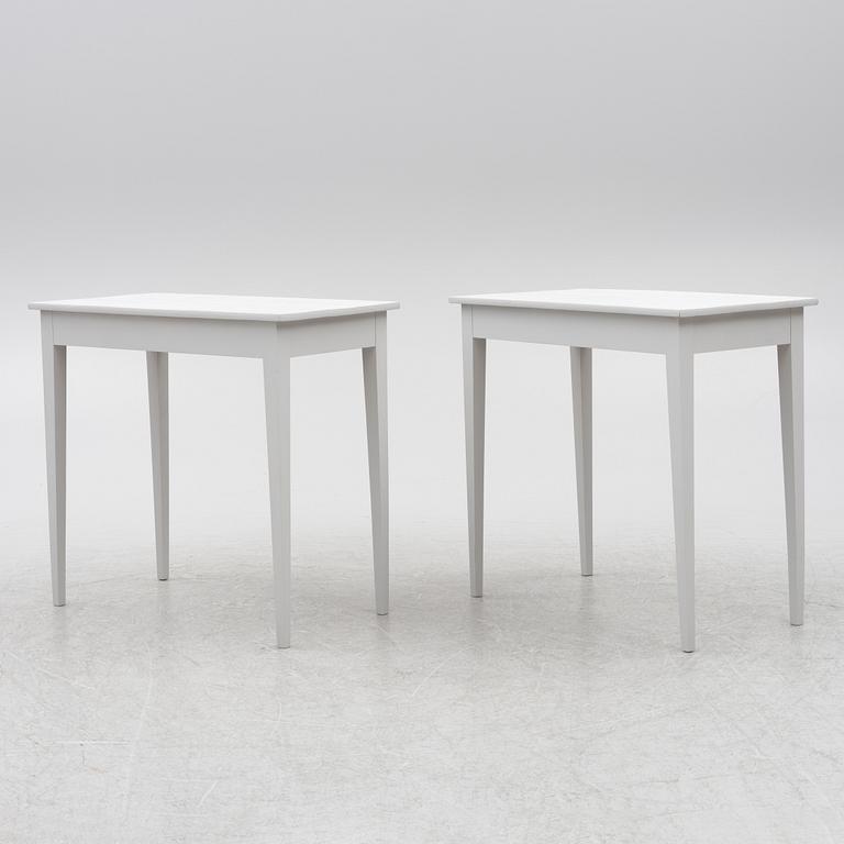Side tables, a pair, 20th century.