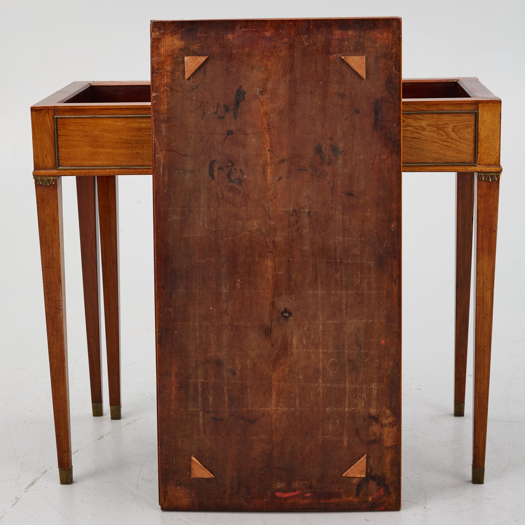 Spelbord, sengustavianskt, omkring år 1800.