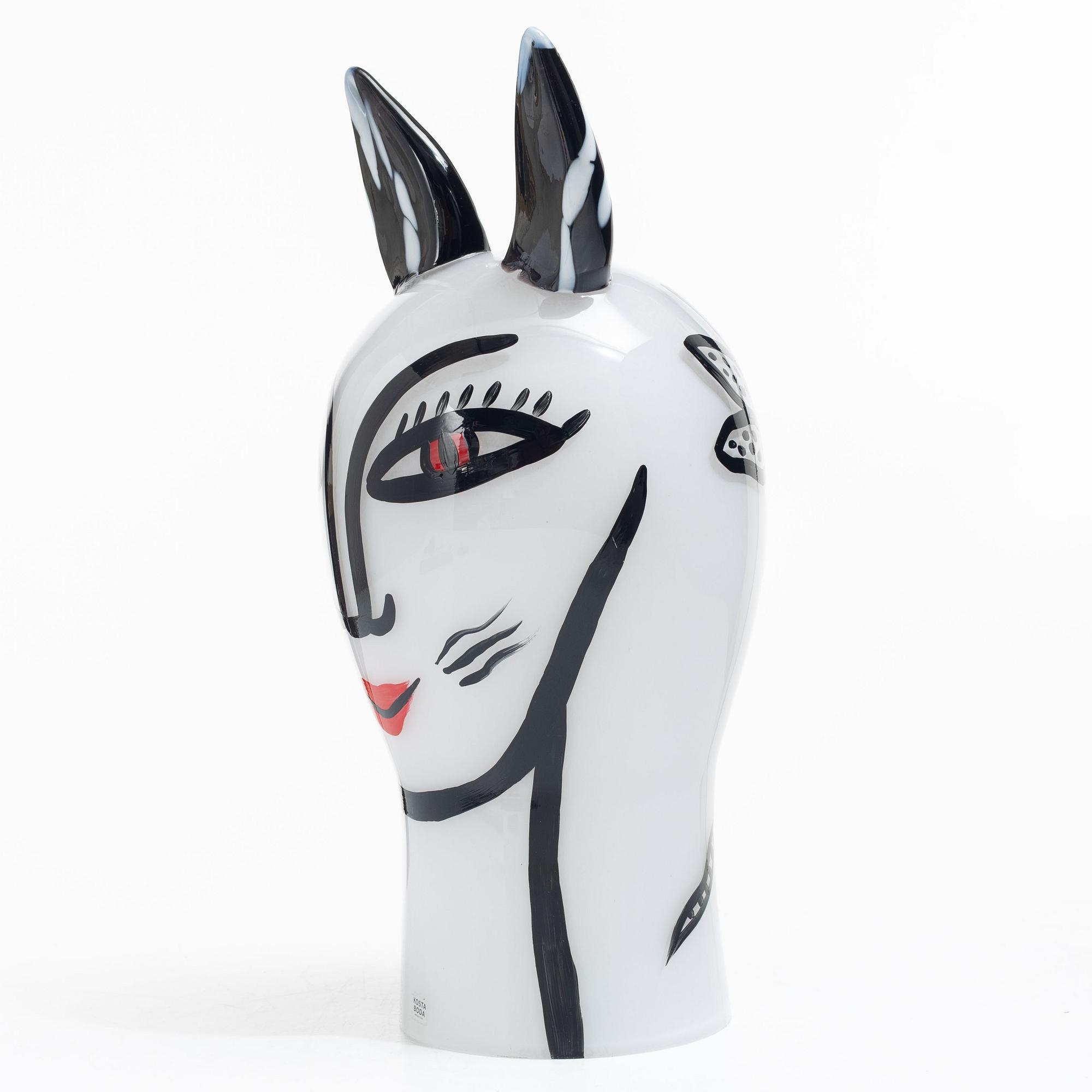 Ulrica Hydman-Vallien, Figurine, signed Kosta Boda. Late 20th century.