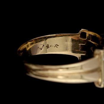 RING,14k  guld med fasettslipade rubiner, safirer och smaragder samt 10 briljantslipade diamanter. Vikt 6 g.