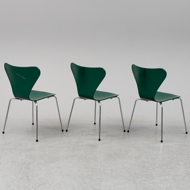 ARNE JACOBSEN, three 'Series 7' chairs from Fritz Hansen, Denmark, 1979.