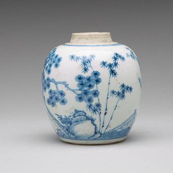 A blue and white jar, Qing dynasty, Kangxi (1664-1722).