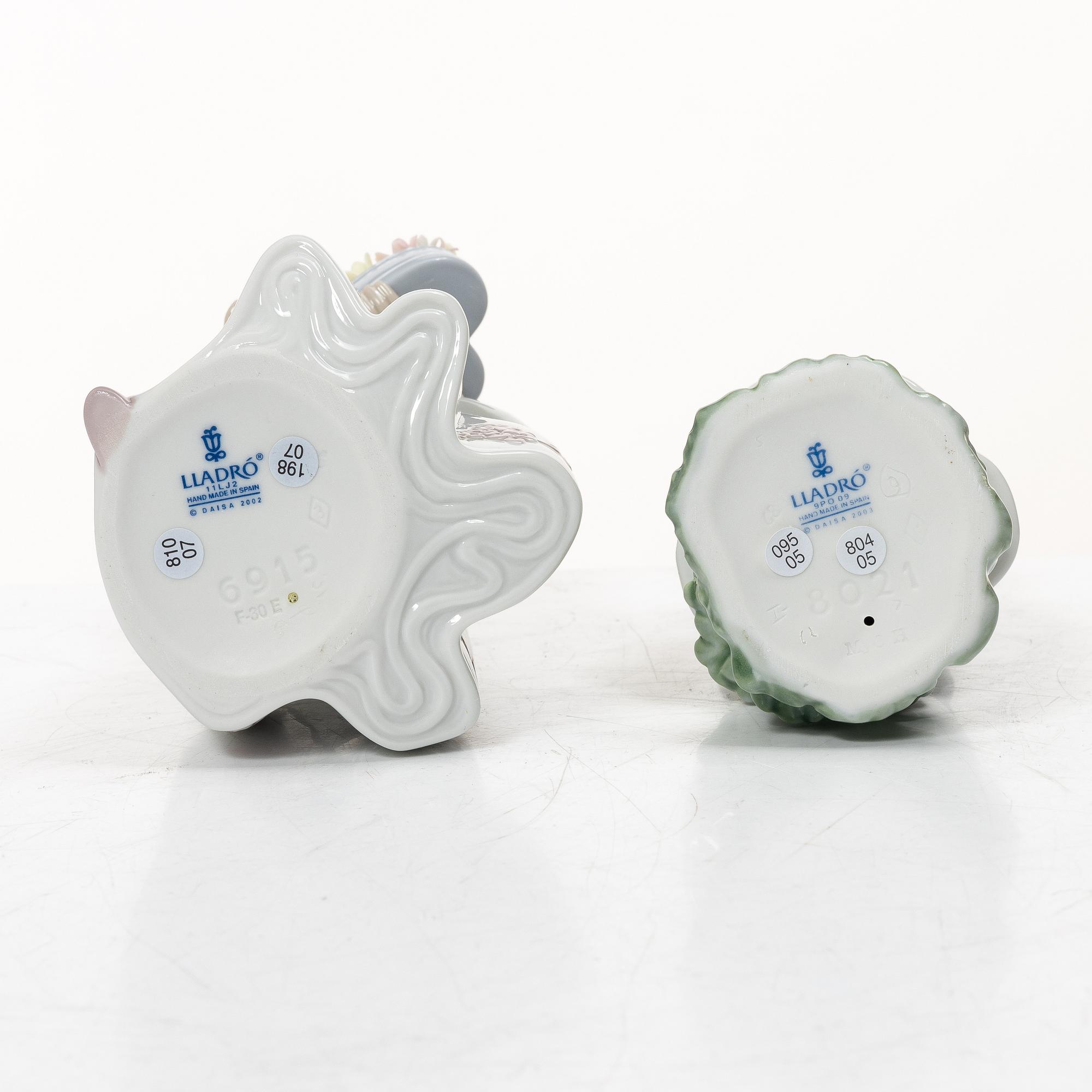 Lladró, 5 figuriner, " Flowers for mommy", "For a special someone", "Gime me a hug", "Classic scout", " Off to school".