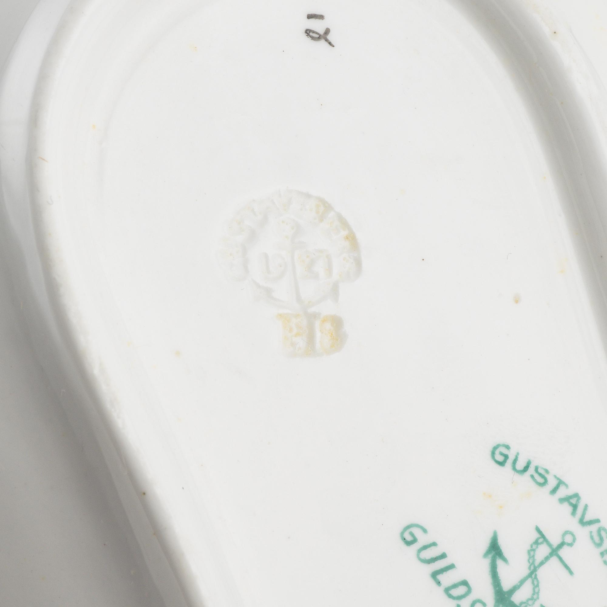 Wilhelm Kåge, 95 pieces, 'Guldstjärnan', Gustavsberg.