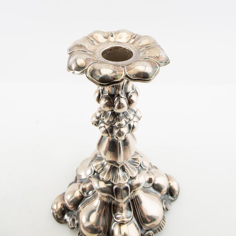 CG Hallberg ljusstakar ett par Barock-stil silver Stockholm 1941.