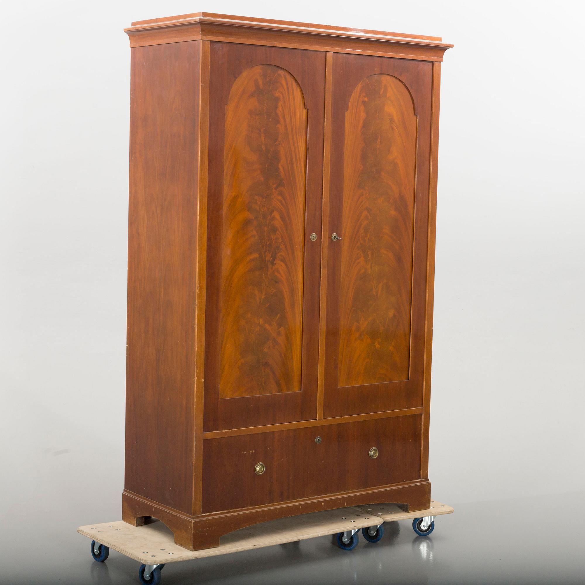 ARKIVSKÅP, 1900-talets första del.