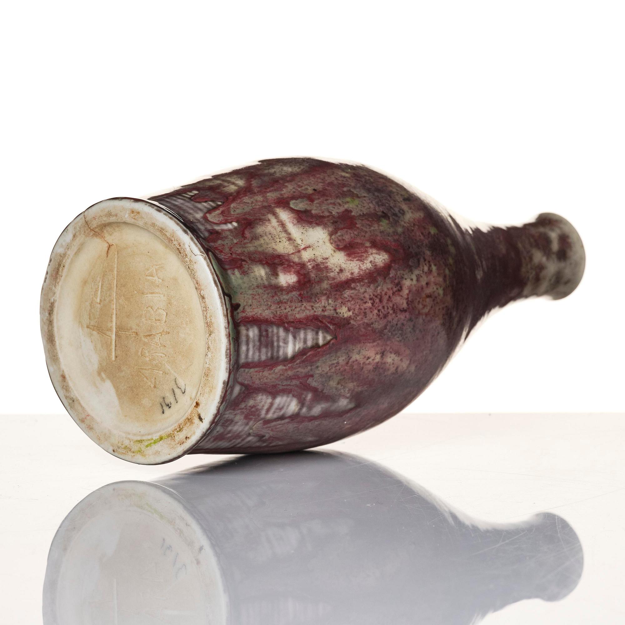 Aune Siimes, a porcelain vase, Arabia, Finland 1940s.