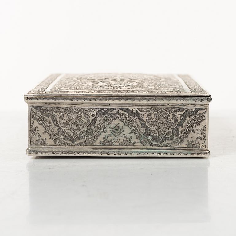 A Persian silver cigarett box, first half of the 20th century. Total weight 266 grams.