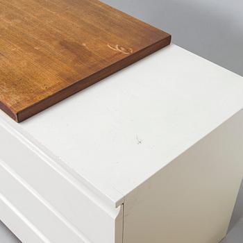 Aulis Leinonen, A writing desk including two  drawers model 200 and a desktop model T216, Artek 1950s.
