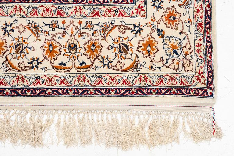 Carpet, Isfahan, 150 x 250 cm.