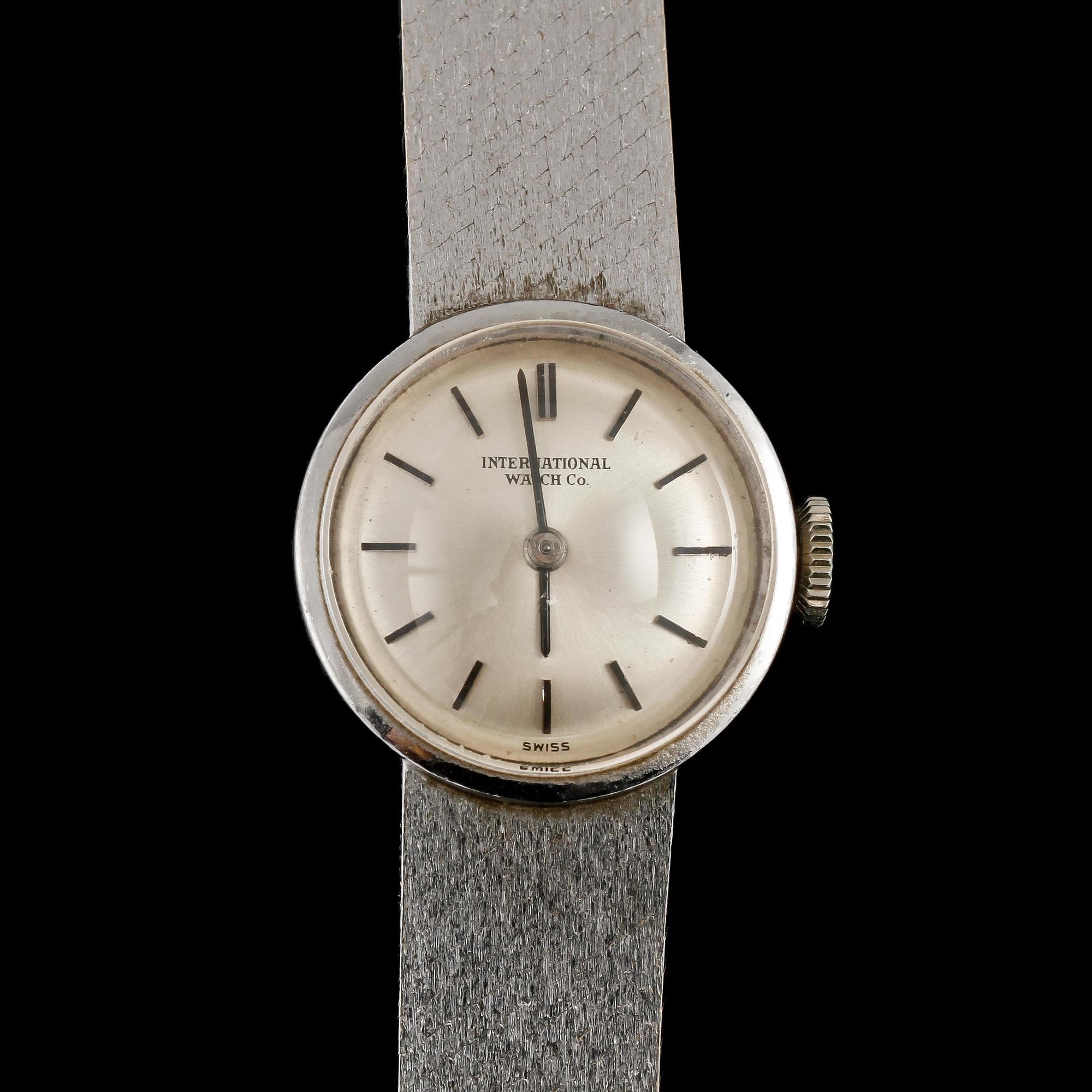 DAMARMBANDSUR, 18k vitguld, IWC, omkring 1900-talets mitt.