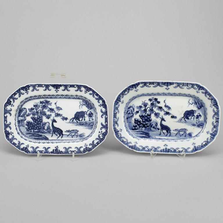 STEKFAT, 5 st. Porslin, Qing dynastin, Qianlong (1736-95).