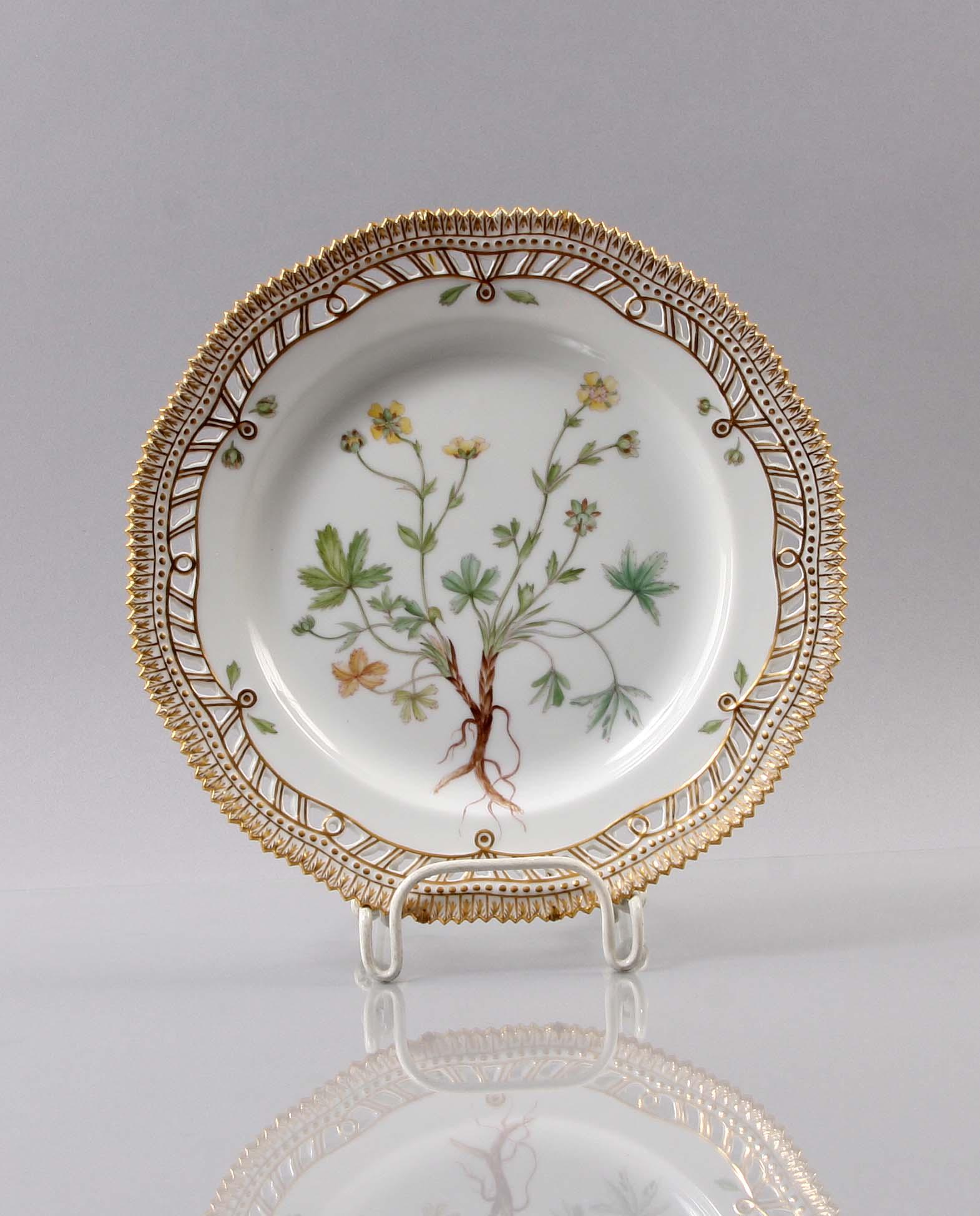 TALLRIK, porslin, "Flora Danica", Royal Copenhagen.