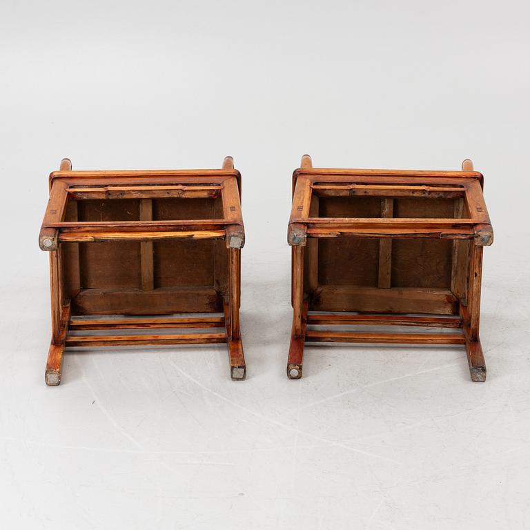 Karmstolar, ett par, hardwood, Kina, 1900-tal.